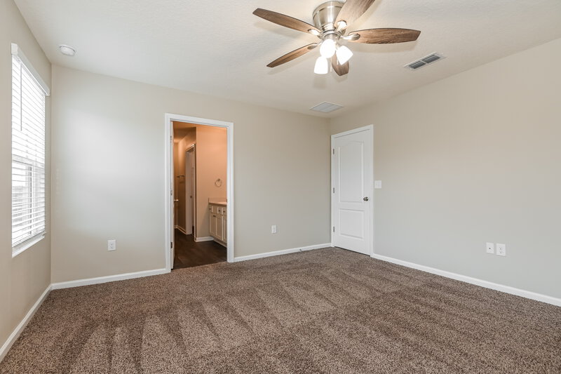 2,525/Mo, 8414 Meadow Walk Ln Jacksonville, FL 32256 Main Bedroom View 2