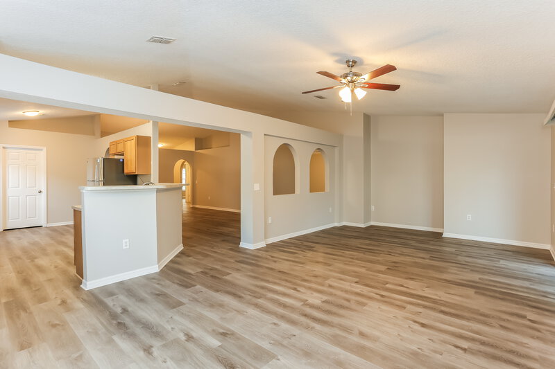 1,690/Mo, 8765 Merseyside Ave Jacksonville, FL 32219 Family Room View