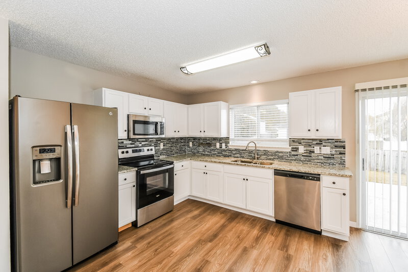 1,710/Mo, 2236 Fresco Dr Middleburg, FL 32068 Kitchen View