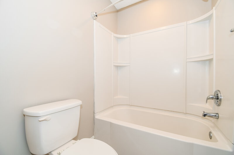 1,845/Mo, 522 Meldrum Ln Orange Park, FL 32065 Bathroom View 2