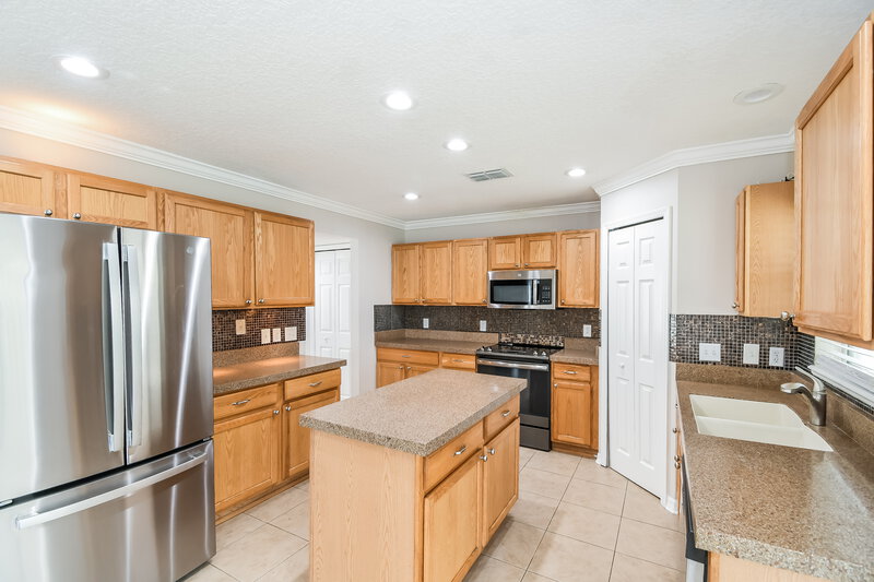 2,590/Mo, 11994 Iron Creek Rd Jacksonville, FL 32218 Kitchen View