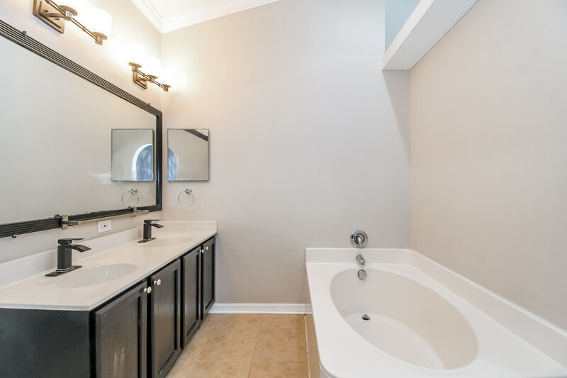 2,590/Mo, 11994 Iron Creek Rd Jacksonville, FL 32218 Main Bathroom View