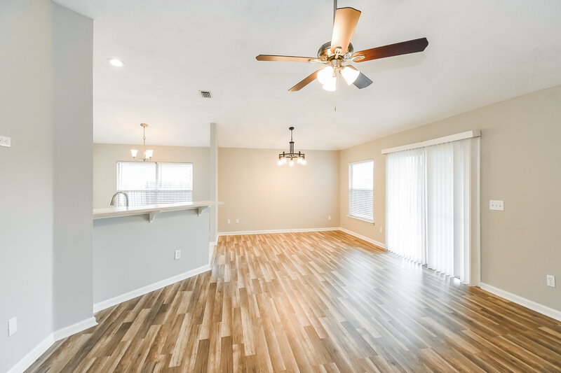 2,145/Mo, 45098 Amhurst Oaks Dr Callahan, FL 32011 Living Room View 3