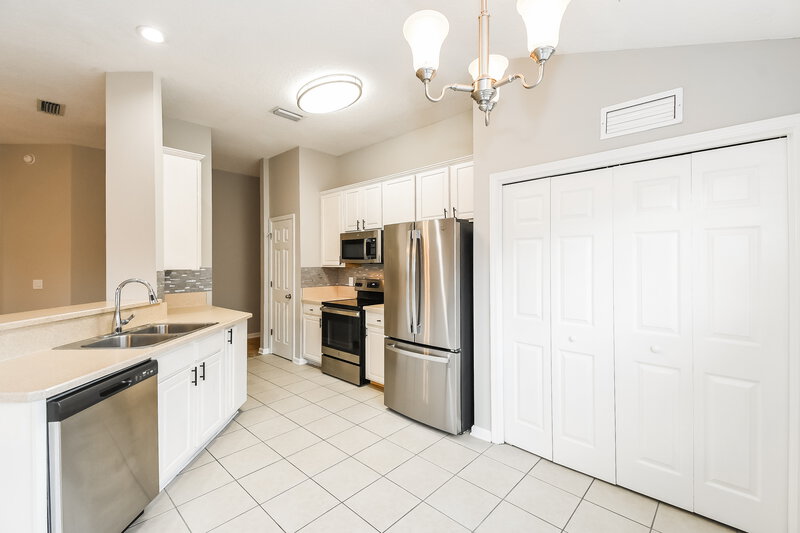 2,145/Mo, 45098 Amhurst Oaks Dr Callahan, FL 32011 Breakfast Nook View
