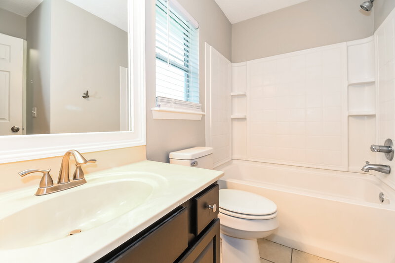 2,145/Mo, 45098 Amhurst Oaks Dr Callahan, FL 32011 Bathroom View