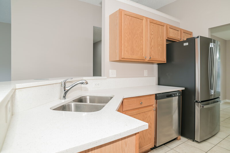 1,720/Mo, 9526 Staples Mill Dr Jacksonville, FL 32244 Kitchen View