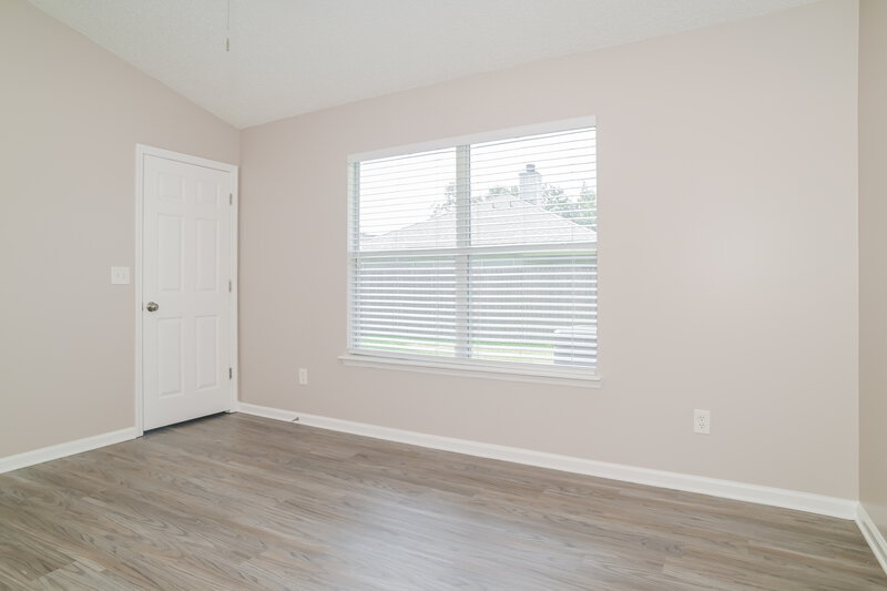 1,720/Mo, 9526 Staples Mill Dr Jacksonville, FL 32244 Main Bedroom View 2
