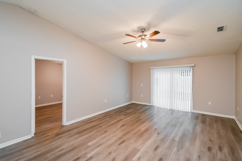 2,350/Mo, 84 Reeding Ridge Dr W Jacksonville, FL 32225 Living Room View