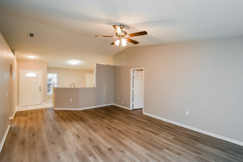 2,350/Mo, 84 Reeding Ridge Dr W Jacksonville, FL 32225 Living Room View 2