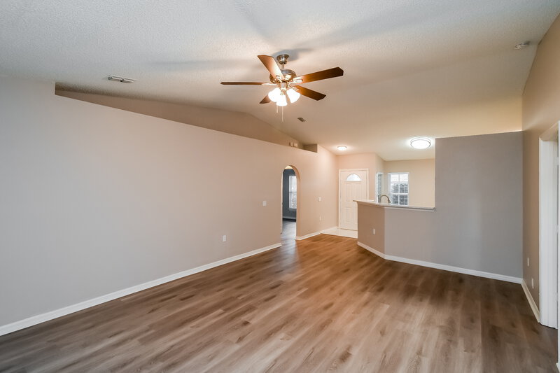 2,350/Mo, 84 Reeding Ridge Dr W Jacksonville, FL 32225 Living Room View 3