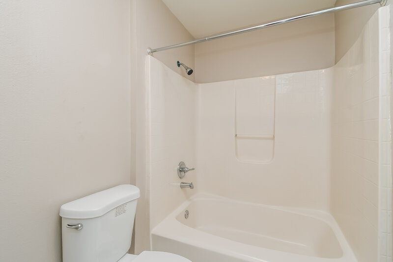 2,350/Mo, 84 Reeding Ridge Dr W Jacksonville, FL 32225 Bathroom View