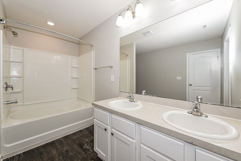 1,875/Mo, 11598 Walleye Dr Jacksonville, FL 32226 Bathroom View 2