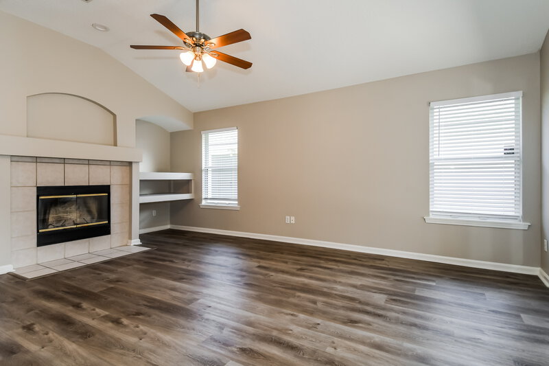 2,135/Mo, 1679 Rustling Dr Fleming Island, FL 32003 Family Room View 2