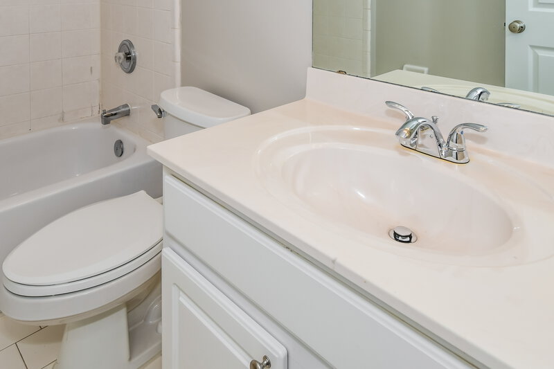 2,135/Mo, 1679 Rustling Dr Fleming Island, FL 32003 Bathroom View