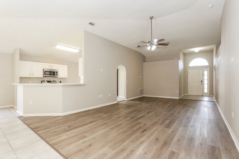 2,155/Mo, 11157 Wyndham Hollow Ln Jacksonville, FL 32246 Living Room View 2