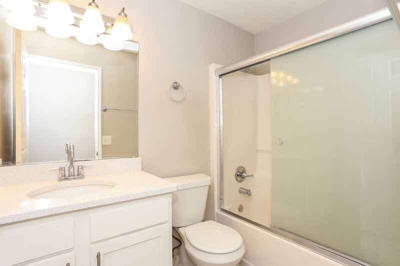2,155/Mo, 11157 Wyndham Hollow Ln Jacksonville, FL 32246 Bathroom View