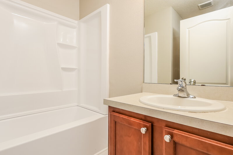 1,730/Mo, 3830 Julia Marie Drive Jacksonville, FL 32210 Bathroom View