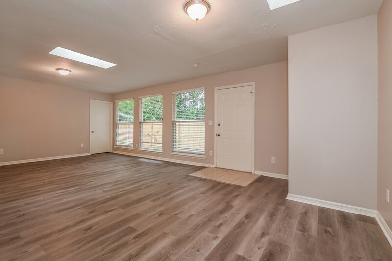 2,455/Mo, 3747 N Mandarin Woods Dr Jacksonville, FL 32223 Family Room View 2