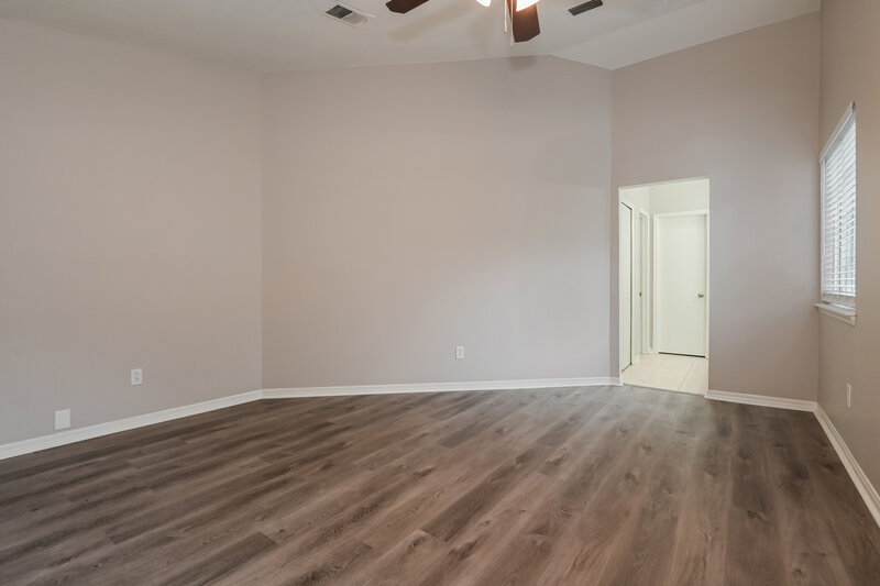 2,455/Mo, 3747 N Mandarin Woods Dr Jacksonville, FL 32223 Main Bedroom View 2