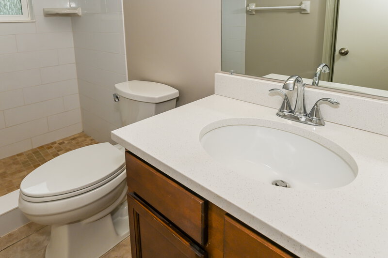 2,455/Mo, 3747 N Mandarin Woods Dr Jacksonville, FL 32223 Bathroom View