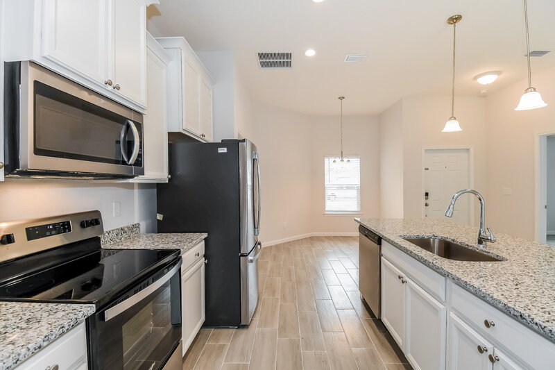 2,000/Mo, 6081 Patriots Landing Ln Jacksonville, FL 32244 Kitchen View 2