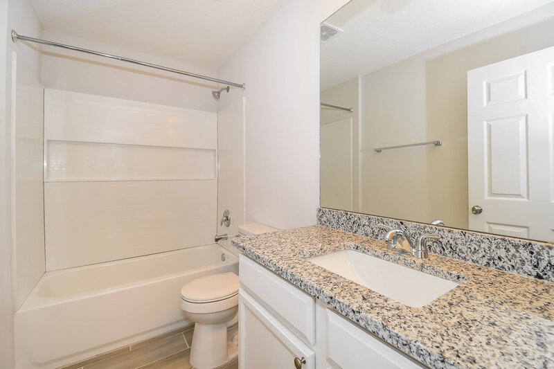 2,000/Mo, 6081 Patriots Landing Ln Jacksonville, FL 32244 Bathroom View