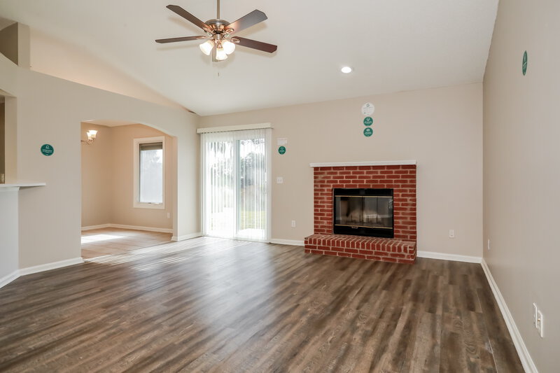 1,605/Mo, 3039 Waters View Cir Orange Park, FL 32073 Living Room View 2