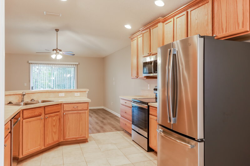 3,560/Mo, 2621 Fernleaf Dr Green Cove Springs, FL 32043 Kitchen View