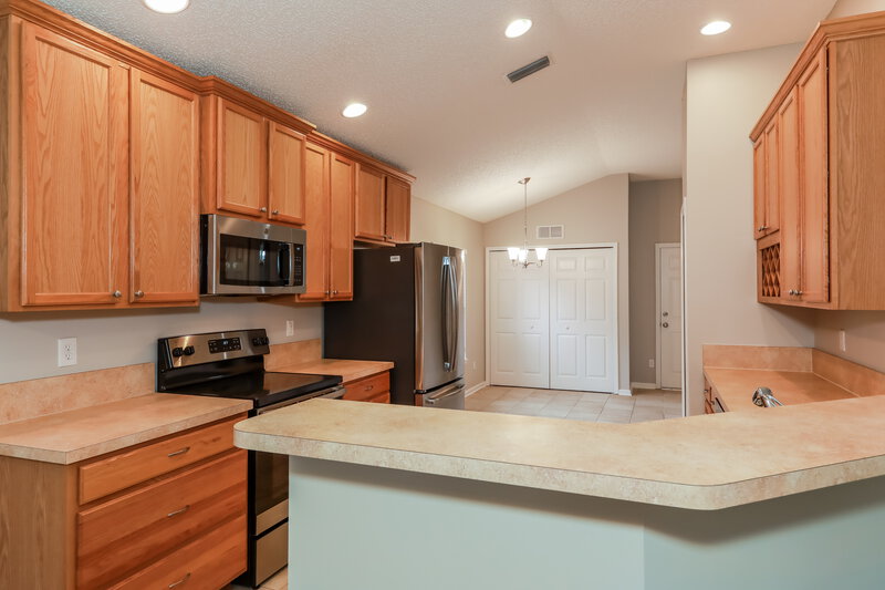 3,560/Mo, 2621 Fernleaf Dr Green Cove Springs, FL 32043 Kitchen View 2