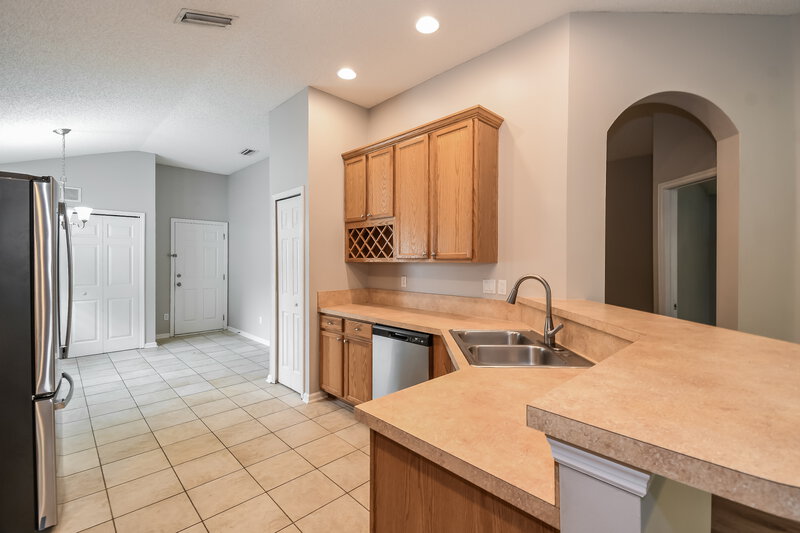 0/Mo, 2621 Fernleaf Dr Green Cove Springs, FL 32043 Kitchen View