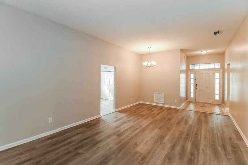 0/Mo, 2621 Fernleaf Dr Green Cove Springs, FL 32043 Family Room View