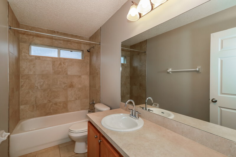 3,560/Mo, 2621 Fernleaf Dr Green Cove Springs, FL 32043 Bathroom View