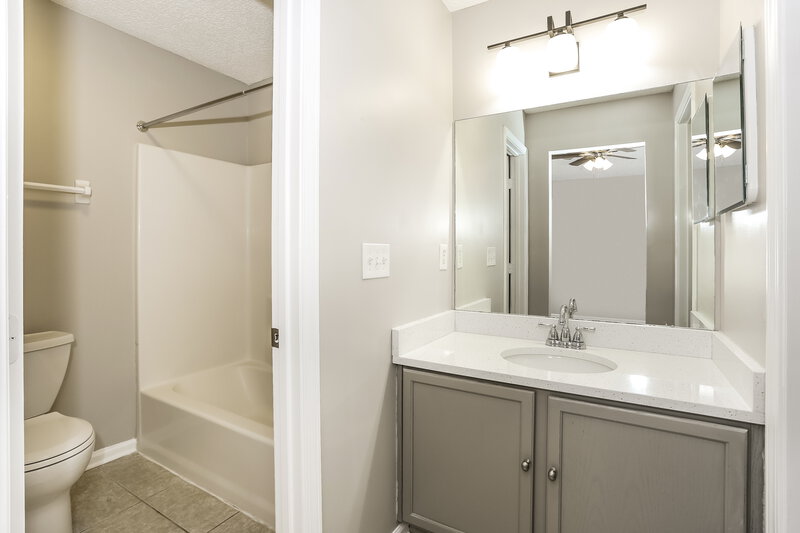 1,690/Mo, 3404 Volley Dr Jacksonville, FL 32277 Main Bathroom View