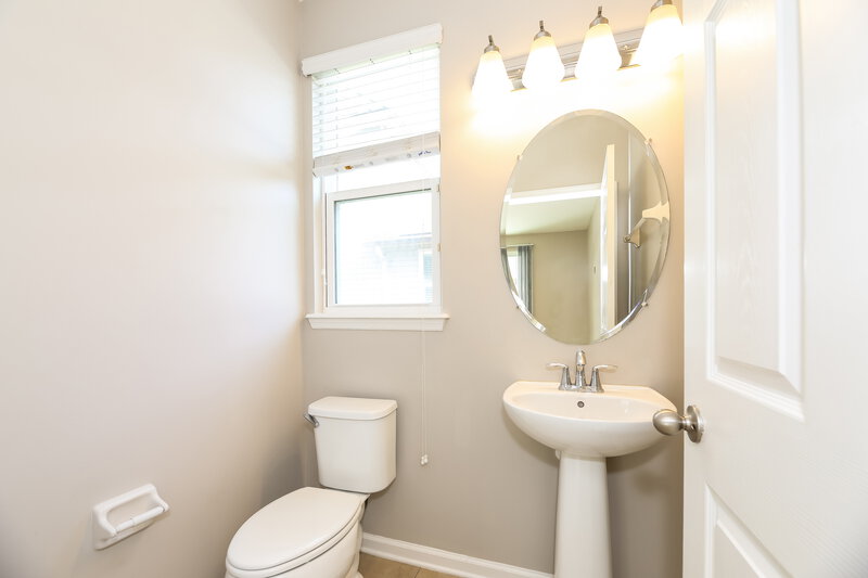 1,990/Mo, 490 Vineyard Ln Orange Park, FL 32073 Bathroom View