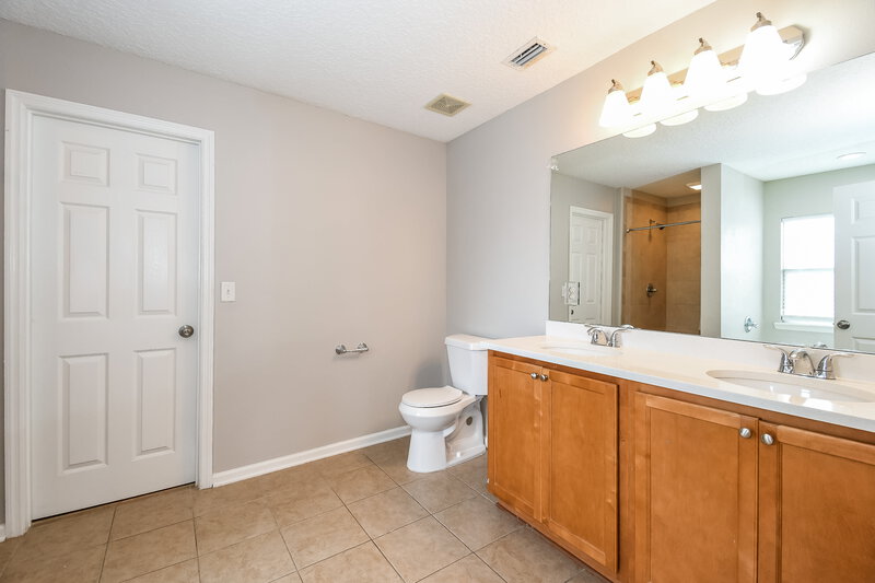 3,770/Mo, 11512 Bonnie Lakes Ct Jacksonville, FL 32221 Main Bathroom View