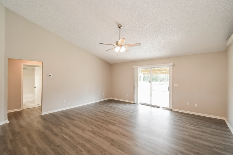 1,980/Mo, 3664 Arava Dr Green Cove Springs, FL 32043 Living Room View