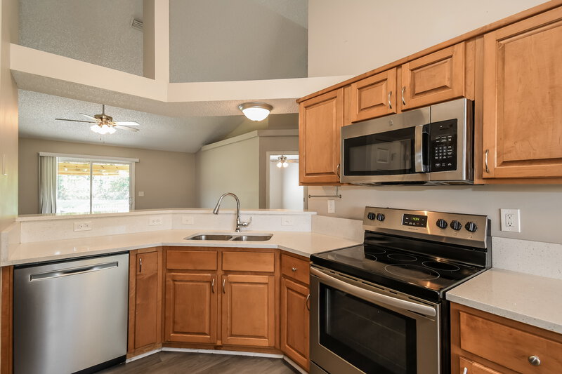 1,980/Mo, 3664 Arava Dr Green Cove Springs, FL 32043 Kitchen View