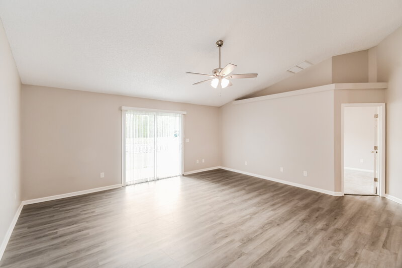 2,630/Mo, 3664 Arava Dr Green Cove Springs, FL 32043 Living Room View 3