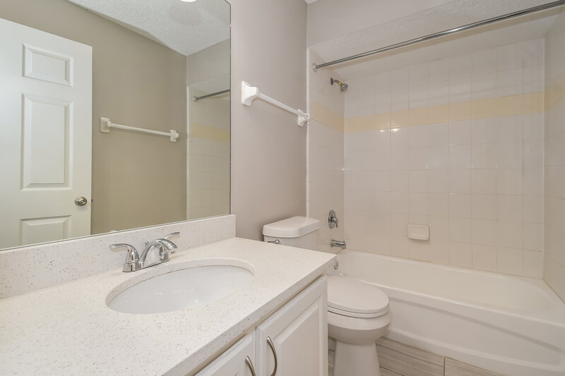 1,980/Mo, 3664 Arava Dr Green Cove Springs, FL 32043 Bathroom View