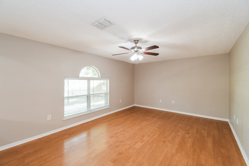 2,280/Mo, 8809 Shindler Crossing Dr Jacksonville, FL 32222 Living Room View 2