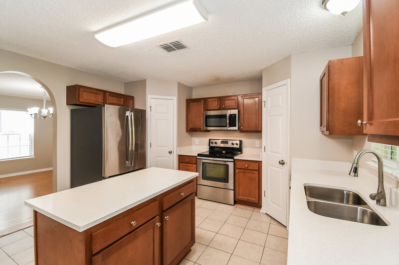 2,280/Mo, 8809 Shindler Crossing Dr Jacksonville, FL 32222 Kitchen View