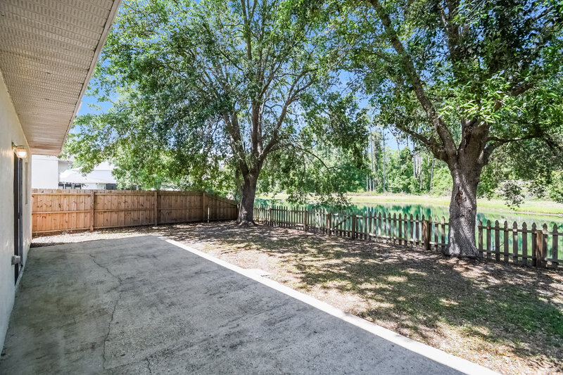 2,280/Mo, 8809 Shindler Crossing Dr Jacksonville, FL 32222 Rear View