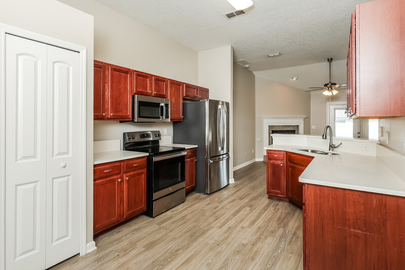 1,875/Mo, 7941 Collins Bay Ct Jacksonville, FL 32244 Kitchen View