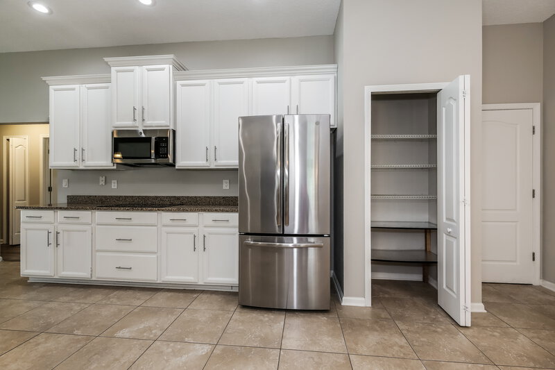2,230/Mo, 11025 Snowbrook Ct Jacksonville, FL 32221 Kitchen View