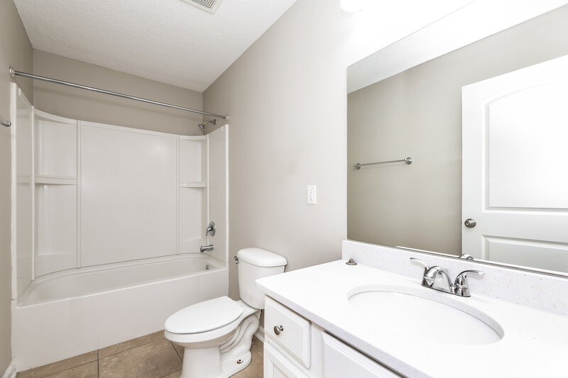 2,230/Mo, 11025 Snowbrook Ct Jacksonville, FL 32221 Bathroom View