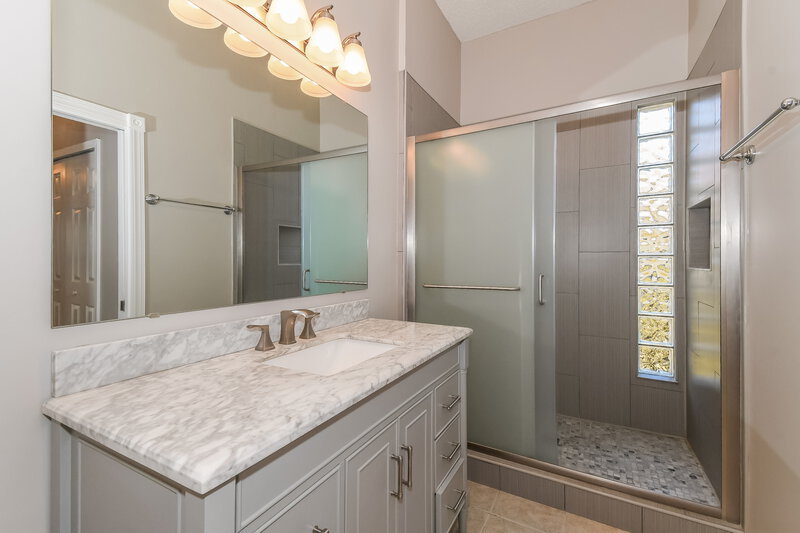 2,305/Mo, 13146 Staffordshire Dr S Jacksonville, FL 32225 Main Bathroom View