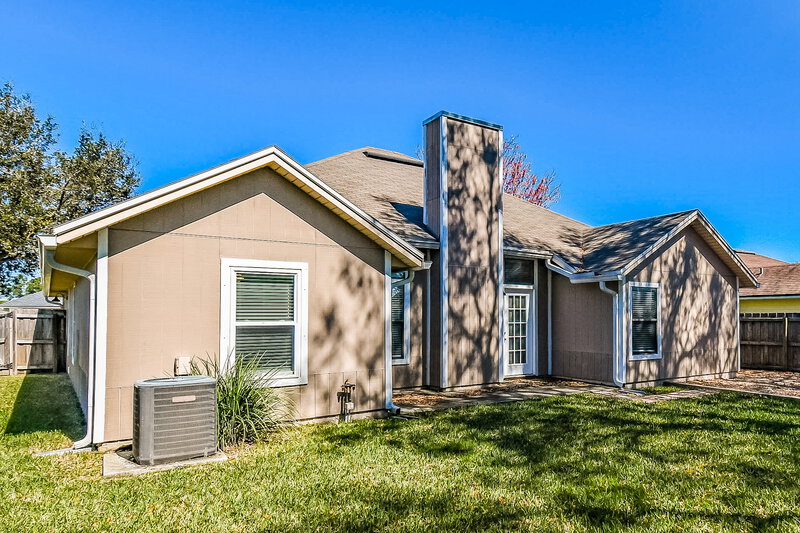 2,305/Mo, 13146 Staffordshire Dr S Jacksonville, FL 32225 Rear View