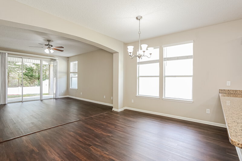 0/Mo, 15889 Lexington Park Blvd Jacksonville, FL 32218 Dining Room View