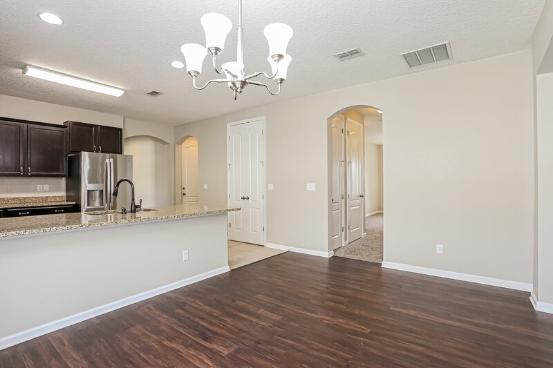 0/Mo, 15889 Lexington Park Blvd Jacksonville, FL 32218 Dining Room View 2