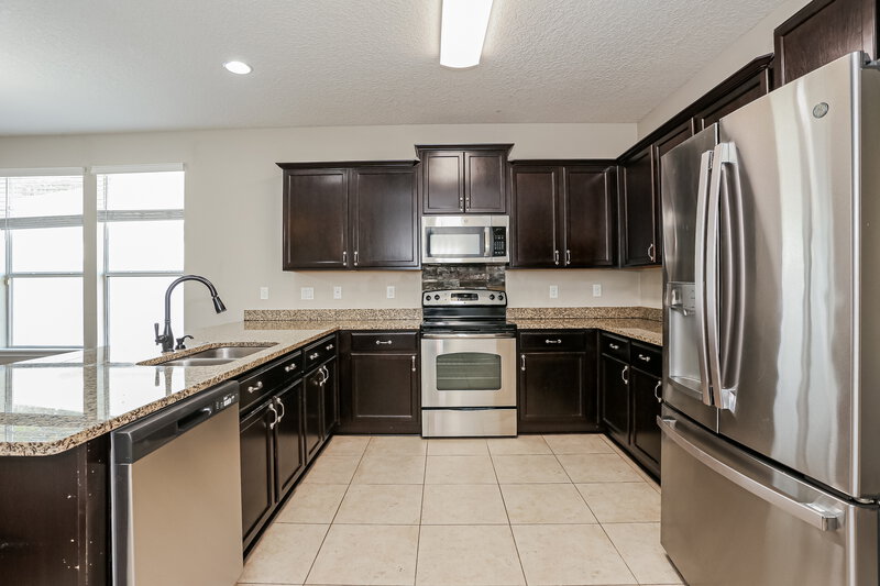 0/Mo, 15889 Lexington Park Blvd Jacksonville, FL 32218 Kitchen View